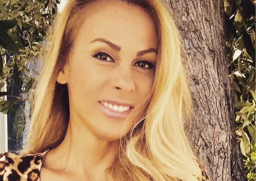 Η Ζώζα Μεταξά με μπικίνι και χωρίς ρετούς – Έτσι είναι το σώμα της στα 46 της χρόνια