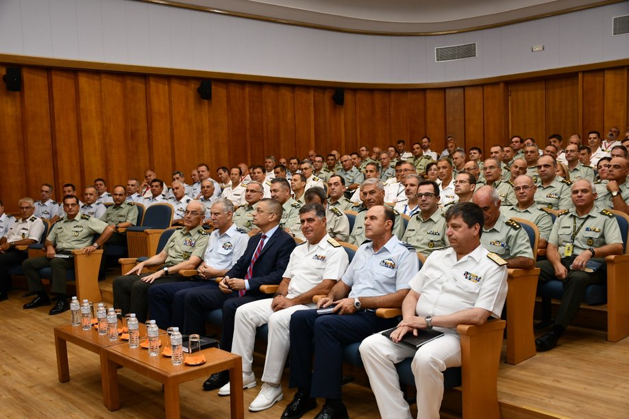 Φωτογραφίες από το σεμινάριο που διοργανώθηκε σήμερα στο Γενικό Επιτελείο Εθνικής Άμυνας [pic]