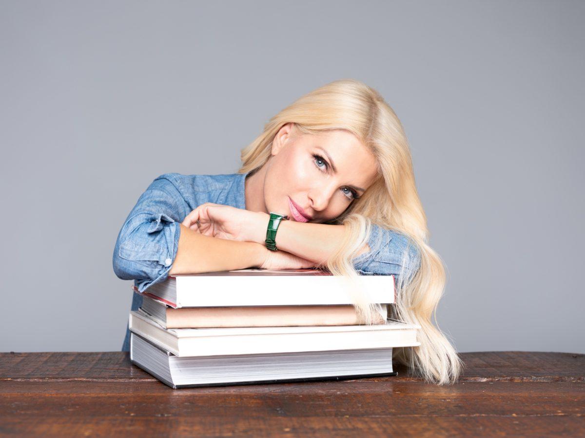 Αυτός είναι ο νέος και σέξι συνεργάτης της Ελένης Μενεγάκη – Το ανακοίνωσε επίσημα ο ίδιος