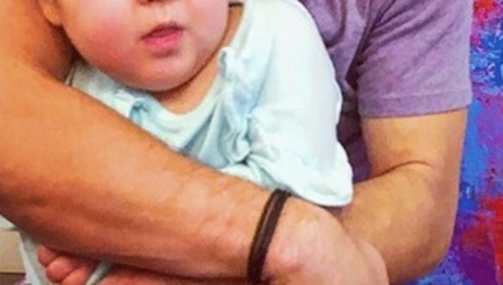 Πολύ δύσκολες ώρες για γνωστό ηθοποιό: Πέθανε η 3χρονη κόρη του