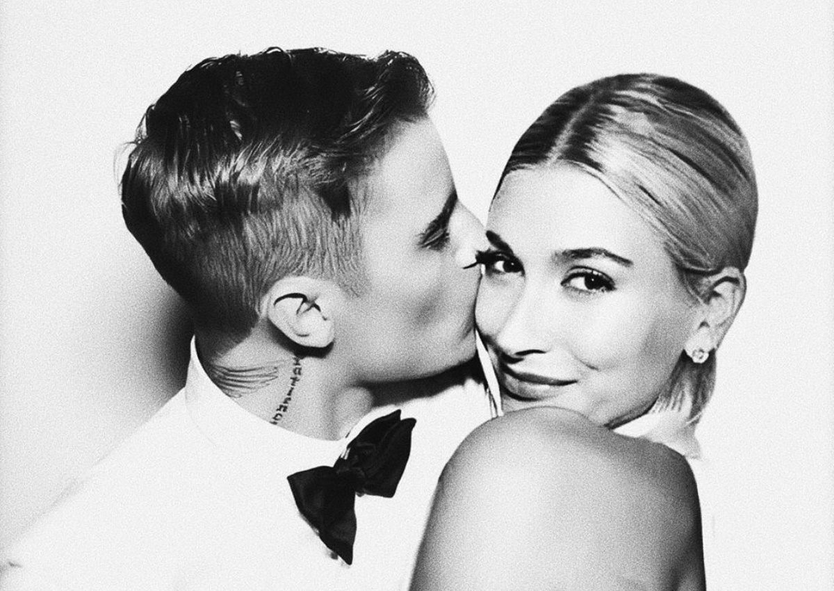 Justin Bieber – Hailey Baldwin: Οι πρώτες φωτογραφίες από τον θρησκευτικό γάμο τους