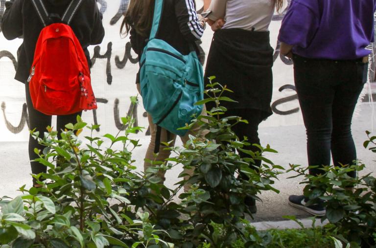 Έφηβοι: Αυτοτραυματισμοί, κατάθλιψη, απόπειρες αυτοκτονίας! Στοιχεία – σοκ στην Ελλάδα