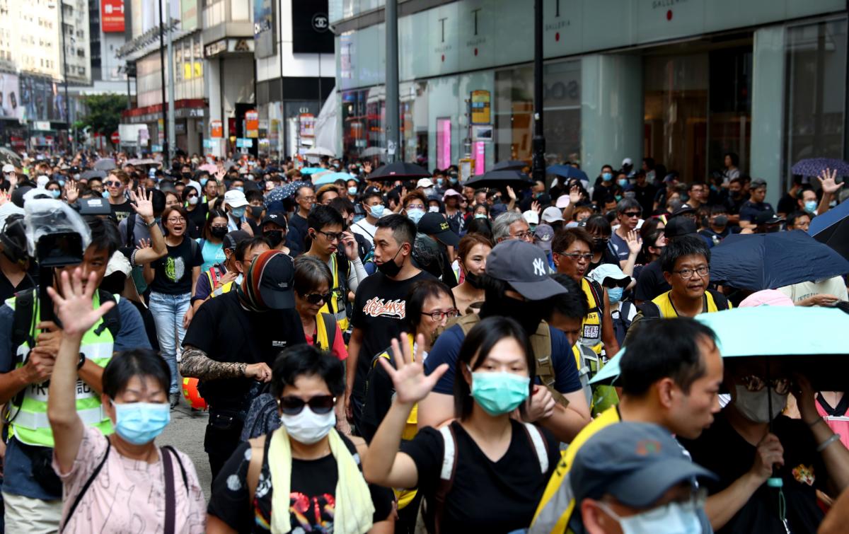 Χονγκ Κονγκ – ΟΗΕ: Επείγουσα έρευνα για τα βίαια αντικαθεστωτικά επεισόδια – “Έχασε το μάτι του δημοσιογράφος”!