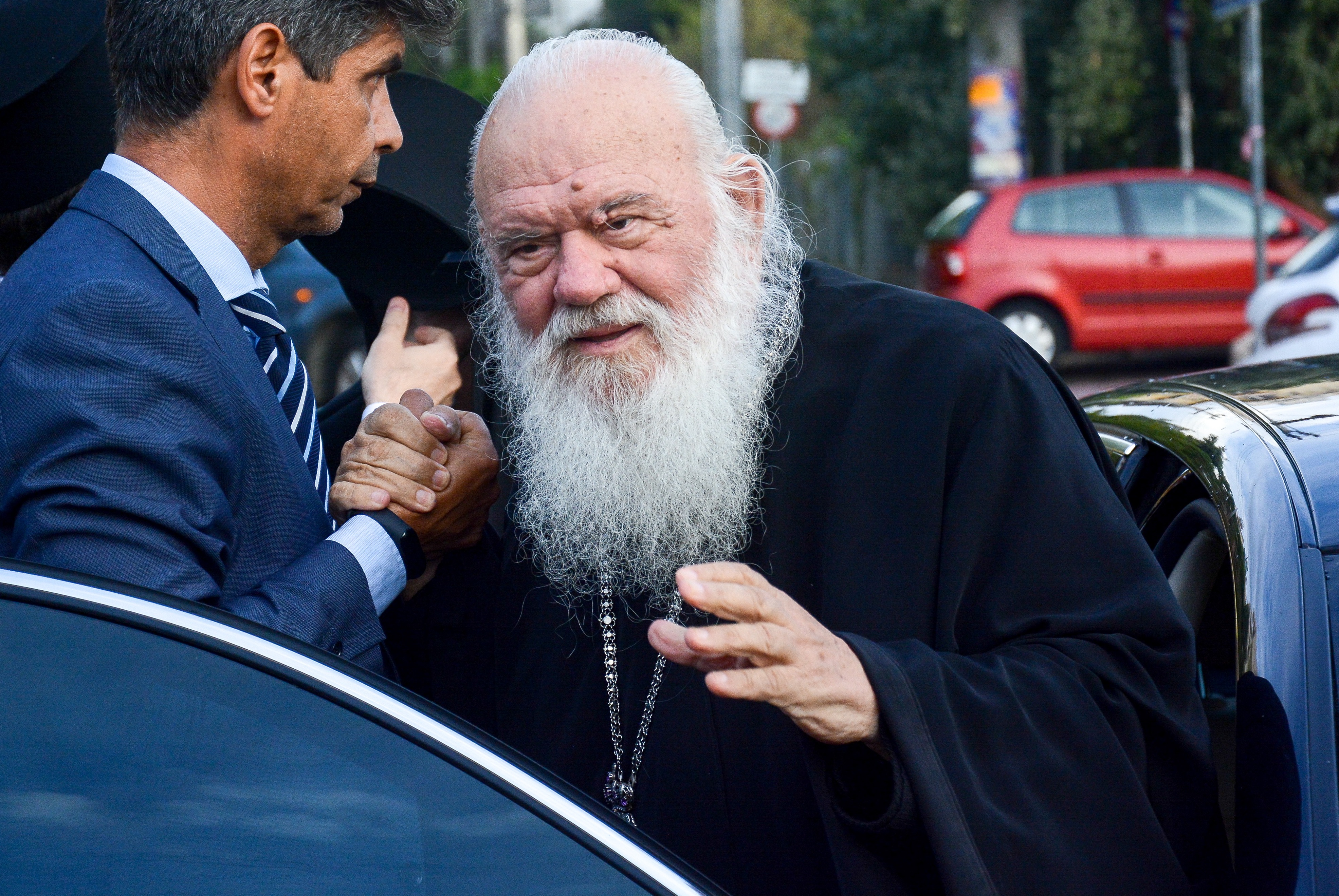 Σύσκεψη Ιερώνυμου με Χρυσοχοΐδη, Κουμουτσάκο για προσφυγικό – μεταναστευτικό