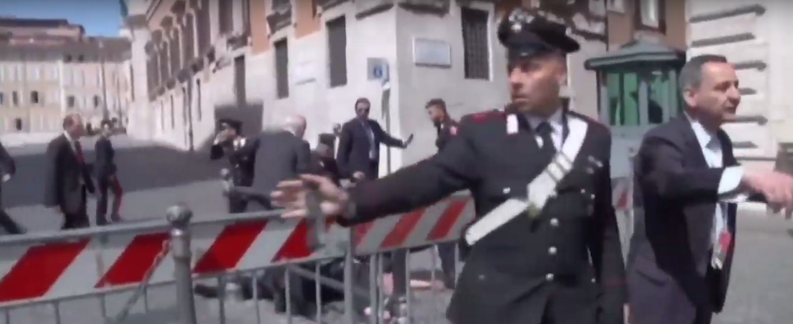 Ιταλία: Δύο νεκροί αστυνομικοί από πυροβολισμούς κοντά σε τμήμα στην Τεργέστη!