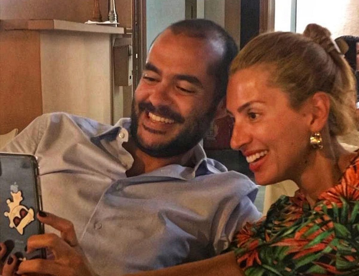 Μαρία Ηλιάκη: Η άφιξη του συντρόφου της στην Αθήνα και το γεύμα για δύο!