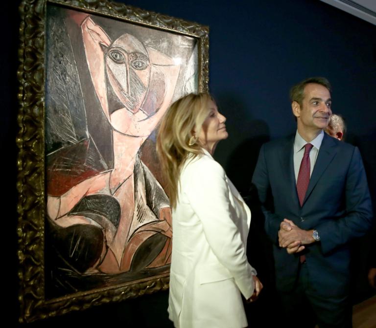 Λαμπεροί Κυριάκος και Μαρέβα στα εγκαίνια του νέου Μουσείου Γουλανδρή στο Παγκράτι! [pics, video]
