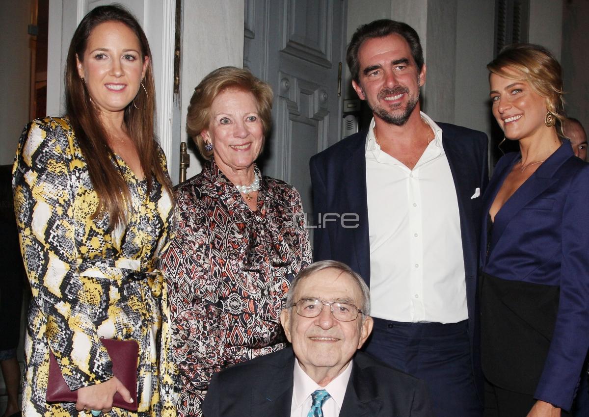 Όλη η οικογένεια του τέως στα εγκαίνια της έκθεσης του Νικόλαου!