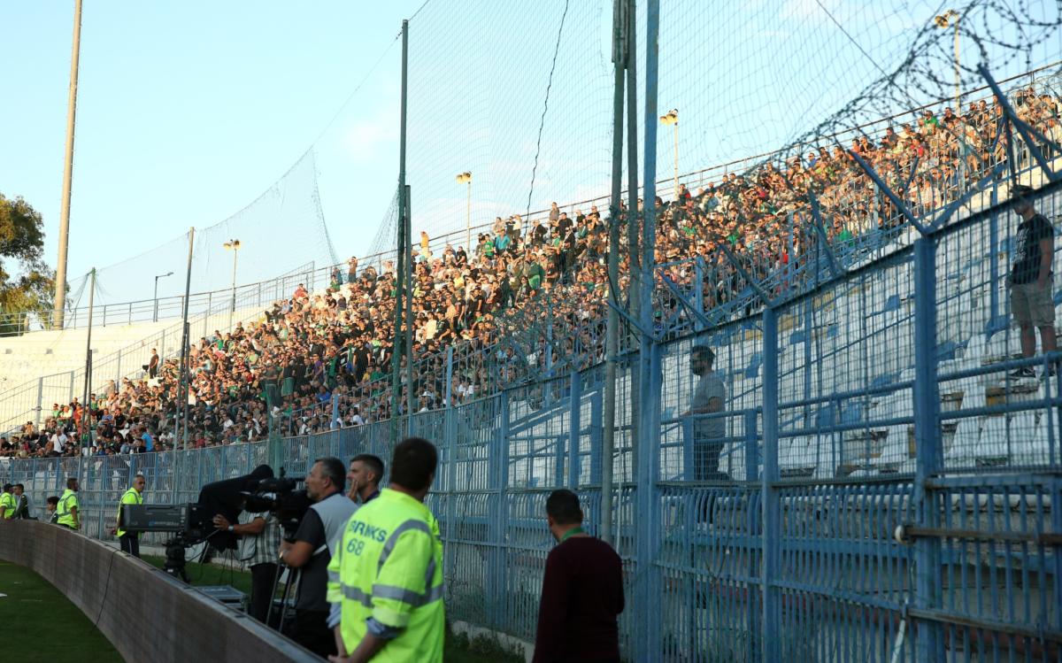 Παναθηναϊκός – Ξάνθη: Απεγκλωβισμός 10χρονου! Σφήνωσε στα κάγκελα της Ριζούπολης