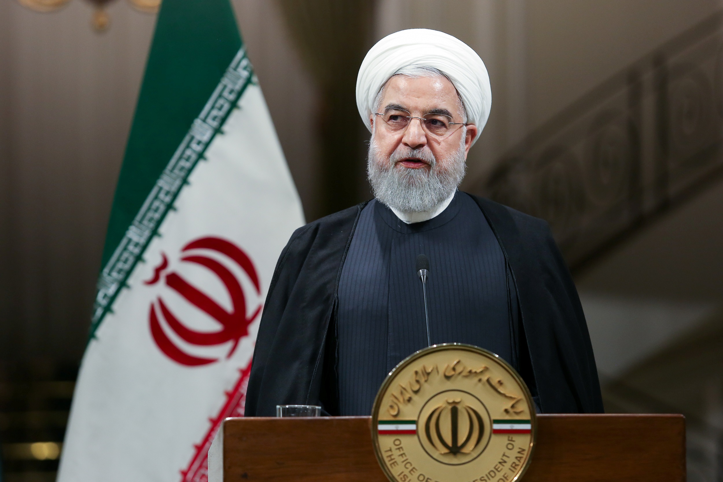 Χαρούμενος για την αποχώρηση του «τρομοκράτη» Τραμπ δηλώνει ο πρόεδρος του Ιράν