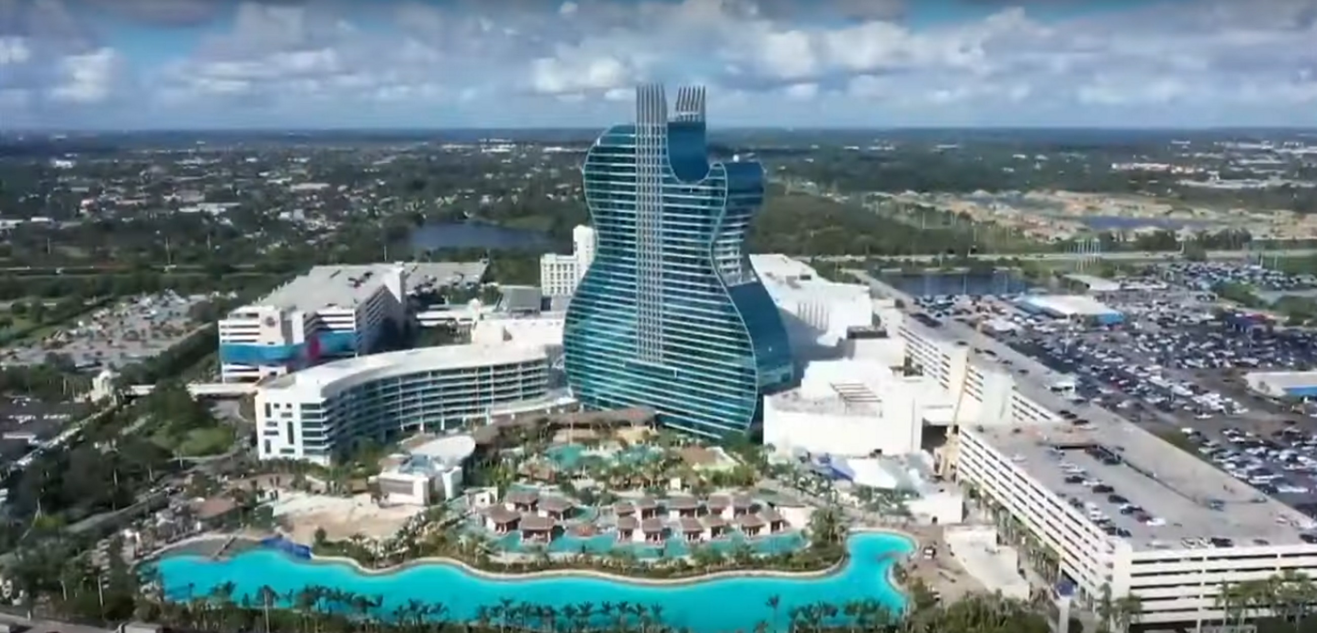 Φλόριντα: Άνοιξε το πρώτο ξενοδοχείο σε σχήμα… κιθάρας! video
