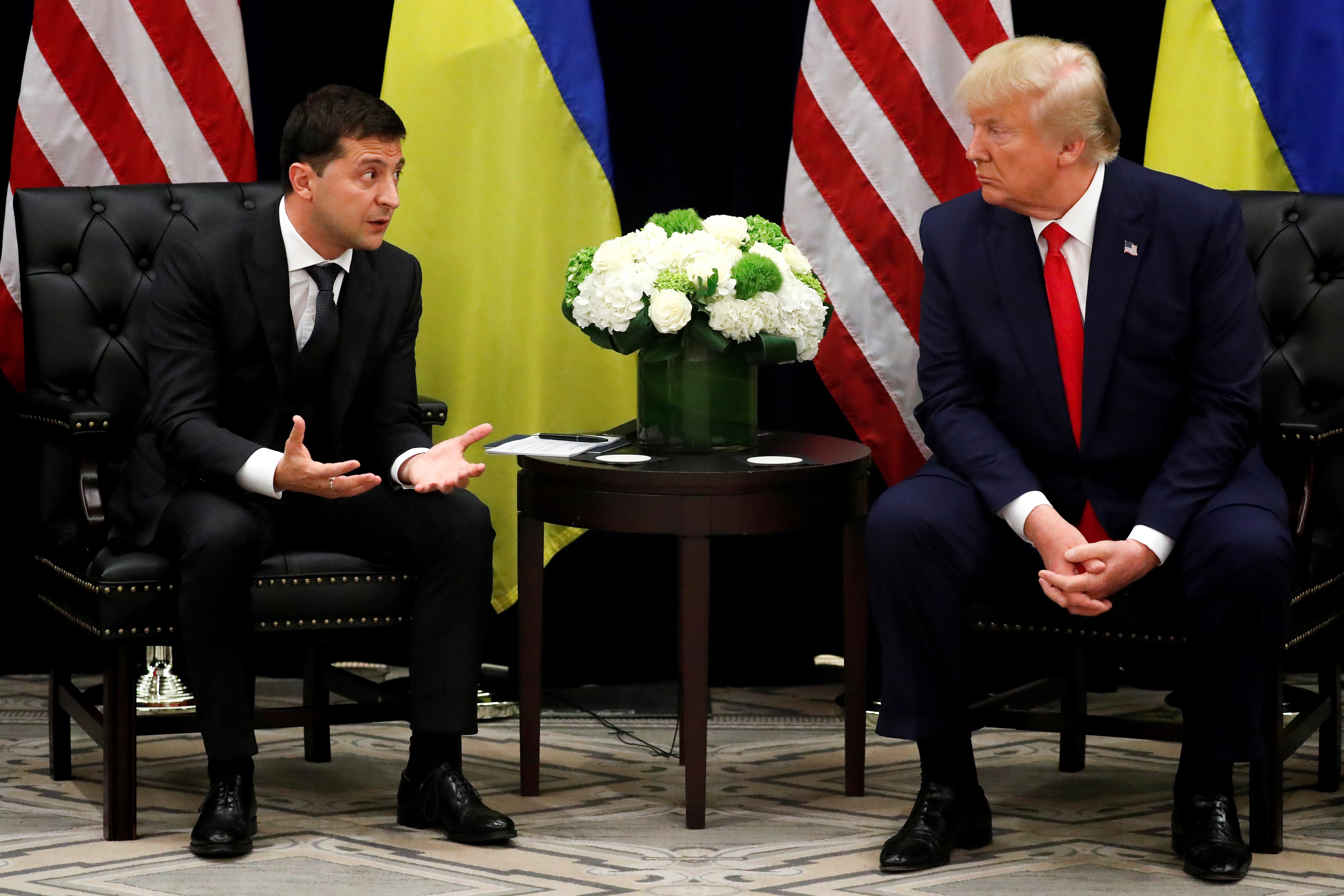 Ο πρόεδρος της Ουκρανίας Βολοντίμιρ Ζελένσκι διαψεύδει ότι ο Τραμπ του άσκησε πιέσεις