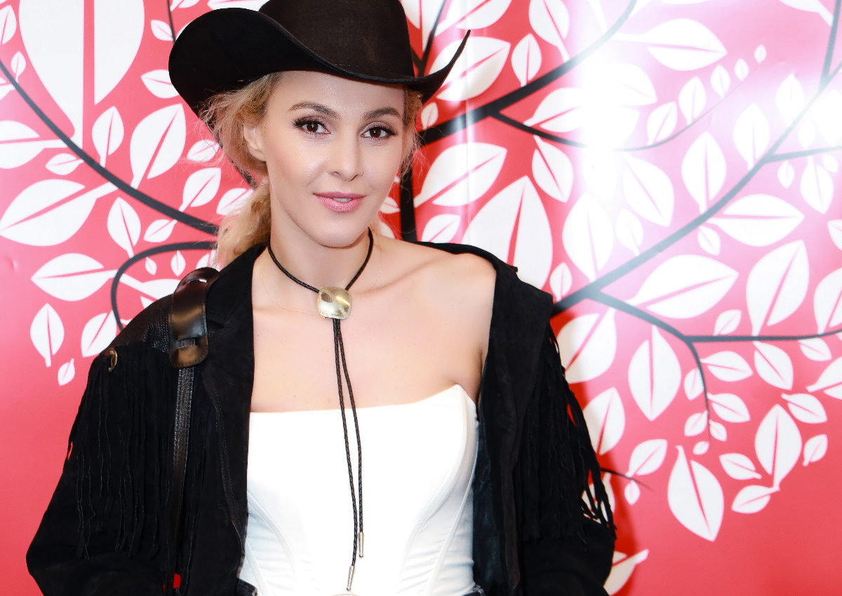 Τάμτα: Εντυπωσιακή εμφάνιση σε εκδήλωση για καλό σκοπό! [pics]