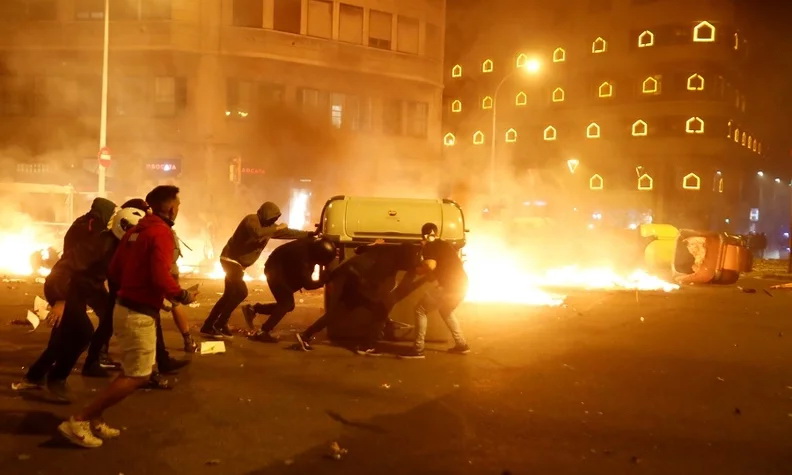 «Χάθηκαν» 3.500 αυτοκίνητα SEAT λόγω των διαδηλώσεων στη Βαρκελώνη