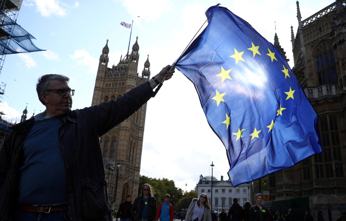 Ψήνεται παράταση στο Brexit; Σενάριο για διορία ως τον Φεβρουάριο