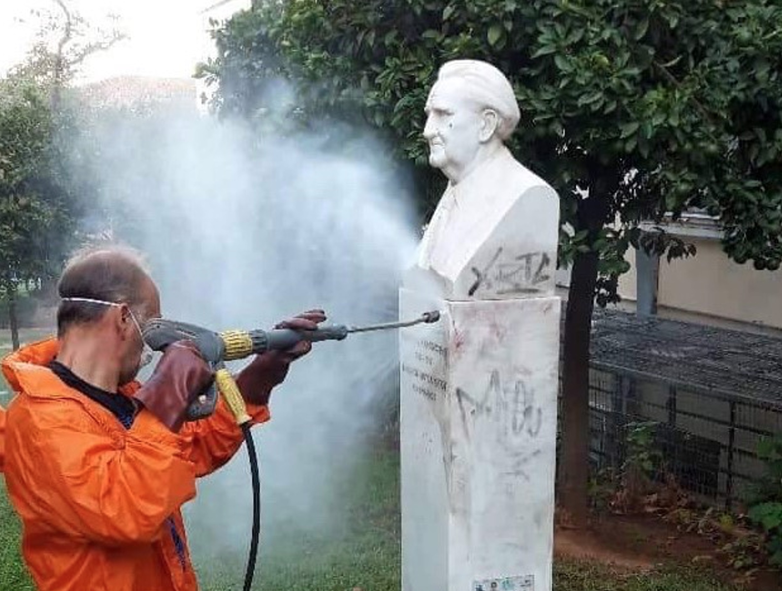 Ομορφαίνουν Μασσαλίας, Πνευματικό Κέντρο, Νομική – Λίφτινγκ από το Δήμο Αθηναίων