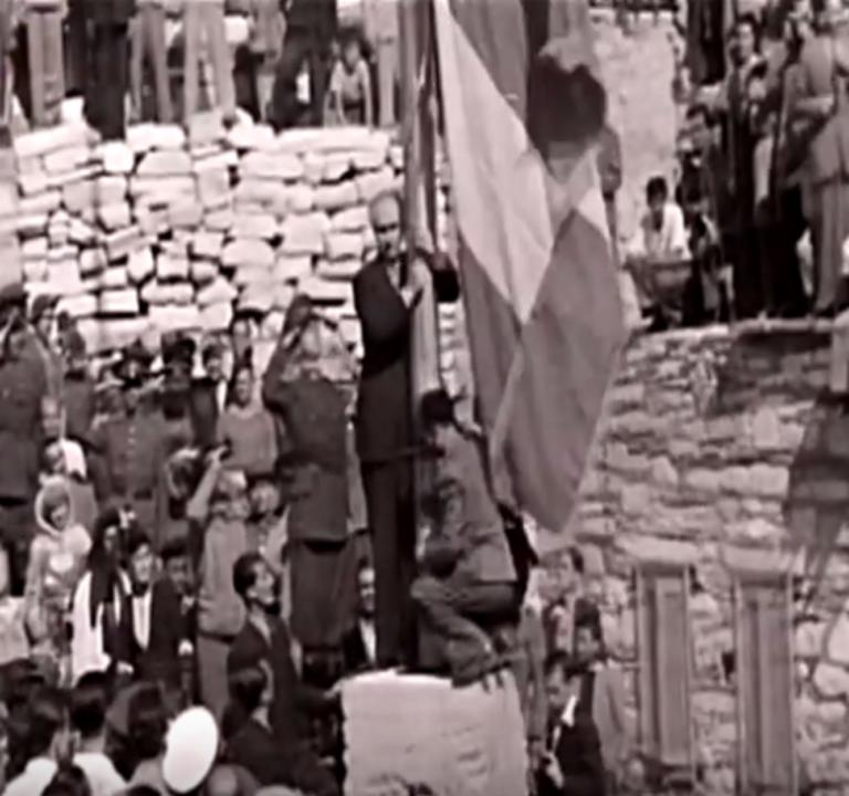 Η Αθήνα γιορτάζει την 75η επέτειο της απελευθέρωσής της - Από τη σβάστικα στη γαλανόλευκη! video