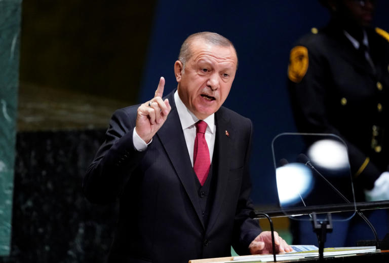 Ο Ερντογάν απαιτεί από τις ΗΠΑ την παράδοση του επικεφαλής των κουρδικών δυνάμεων
