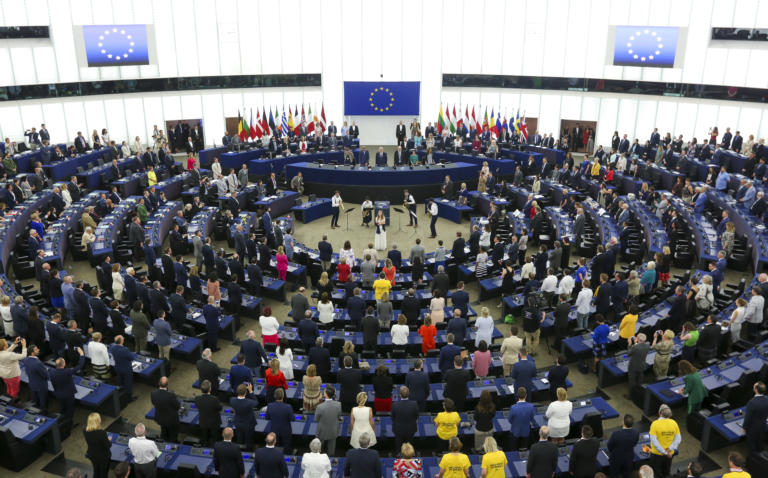 Μετά το Qatar Gate το Ευρωπαϊκό Κοινοβούλιο αναθεωρεί τους κανόνες για το lobbying πρώην μελών του