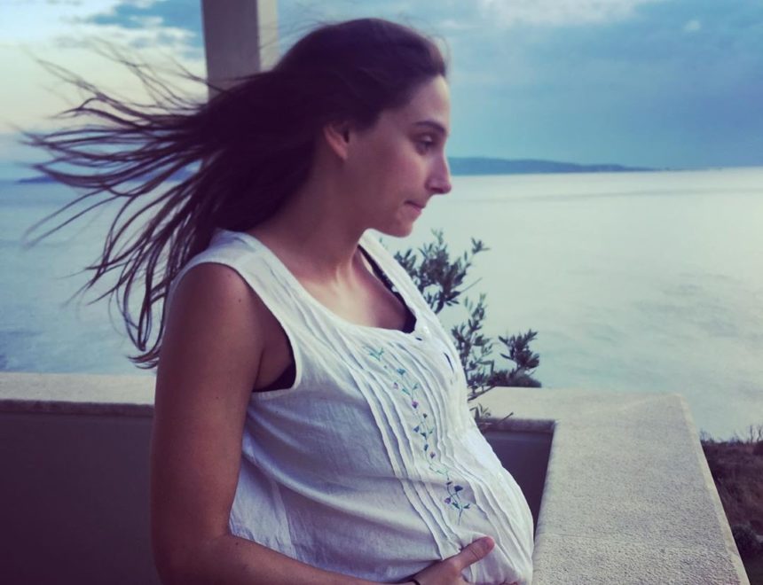 Φωτεινή Αθερίδου: Η νέα φωτογραφία με τον νεογέννητο γιο της στο σπίτι τους!