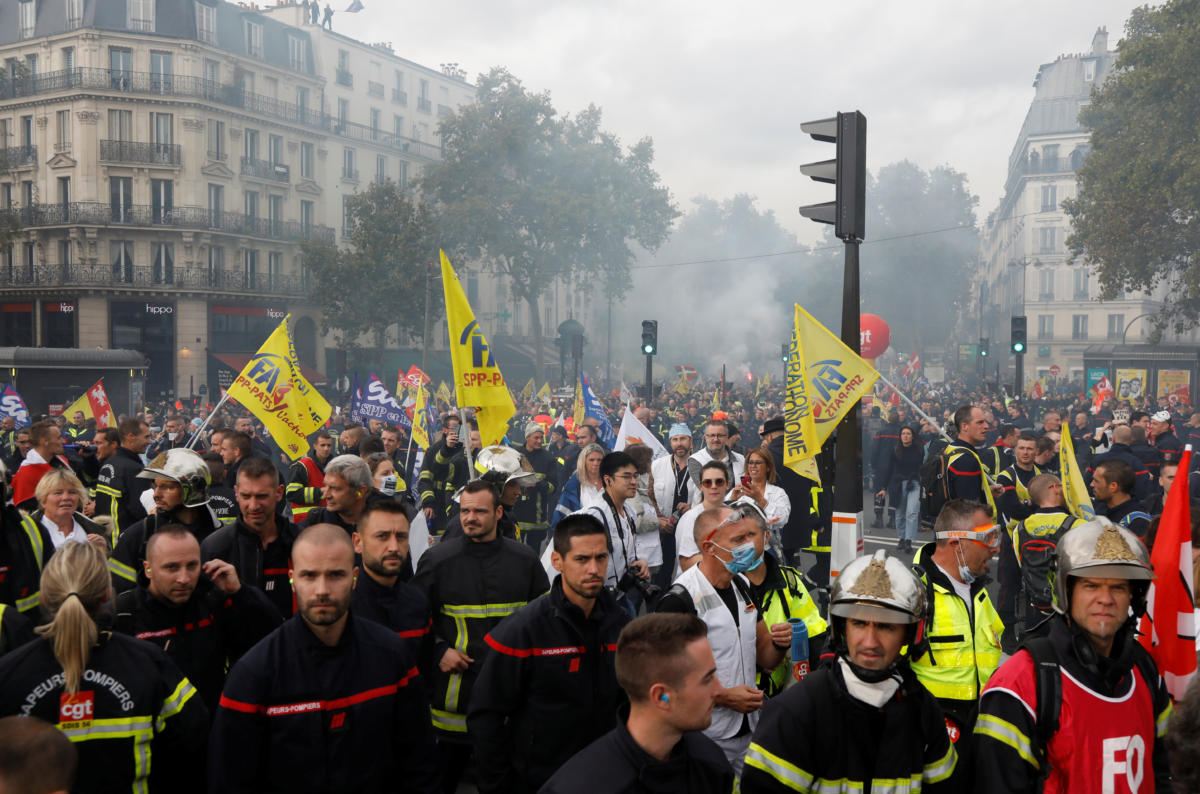 Παρίσι: Επεισόδια σε διαδήλωση πυροσβεστών – Αστυνομικοί έκαναν χρήση δακρυγόνων