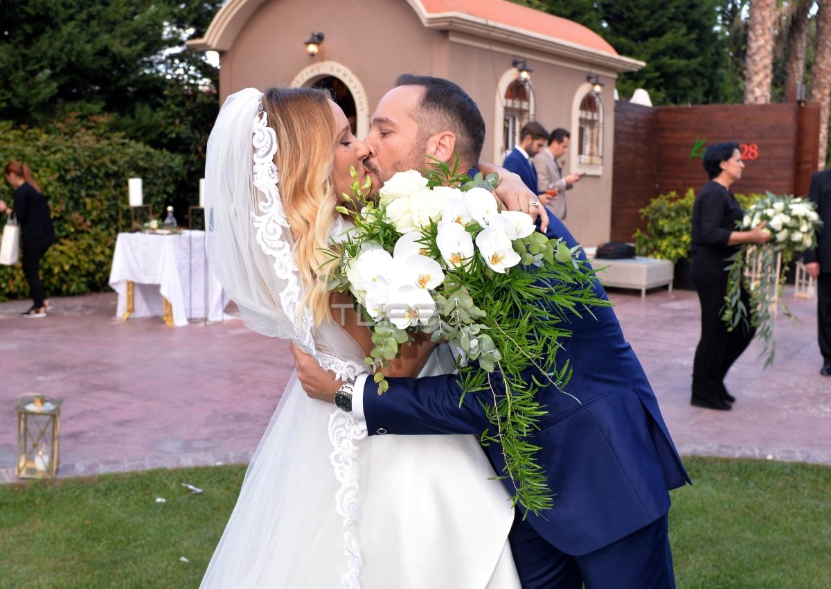 Το φωτογραφικό άλμπουμ του γάμου της Μαίρης Αρώνη και του Σπύρου Σιγούρου! [pics]