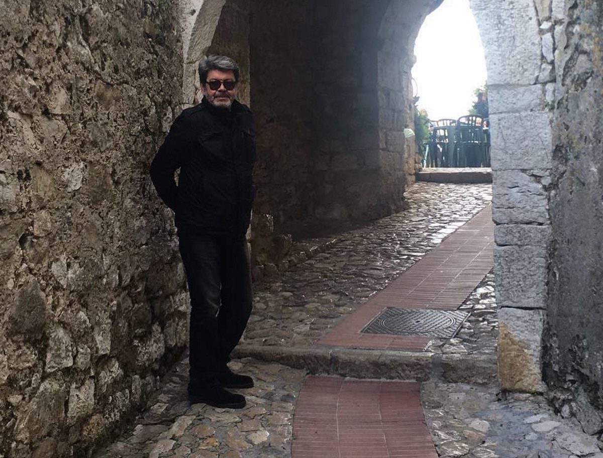 Γιάννης Λάτσιος: Νέα στιγμιότυπα από το ταξίδι με τις κόρες του στο Λονδίνο!