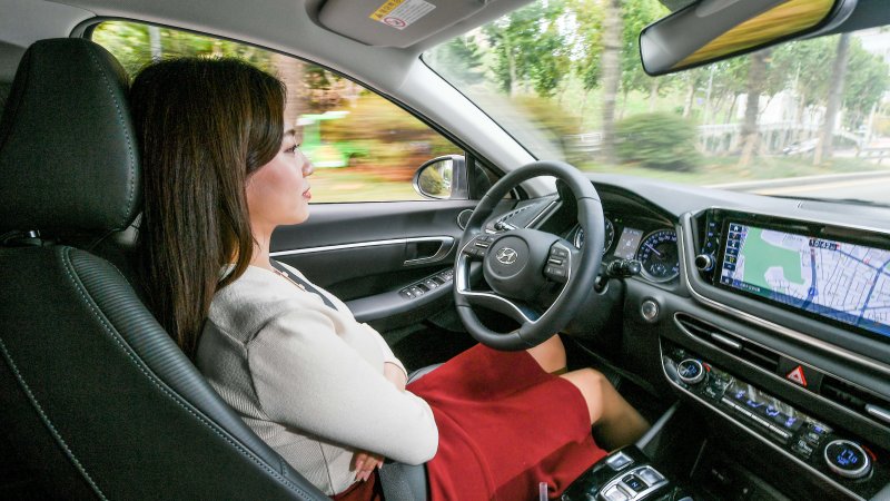 H Hyundai εξελίσσει cruise control με τεχνητή νοημοσύνη