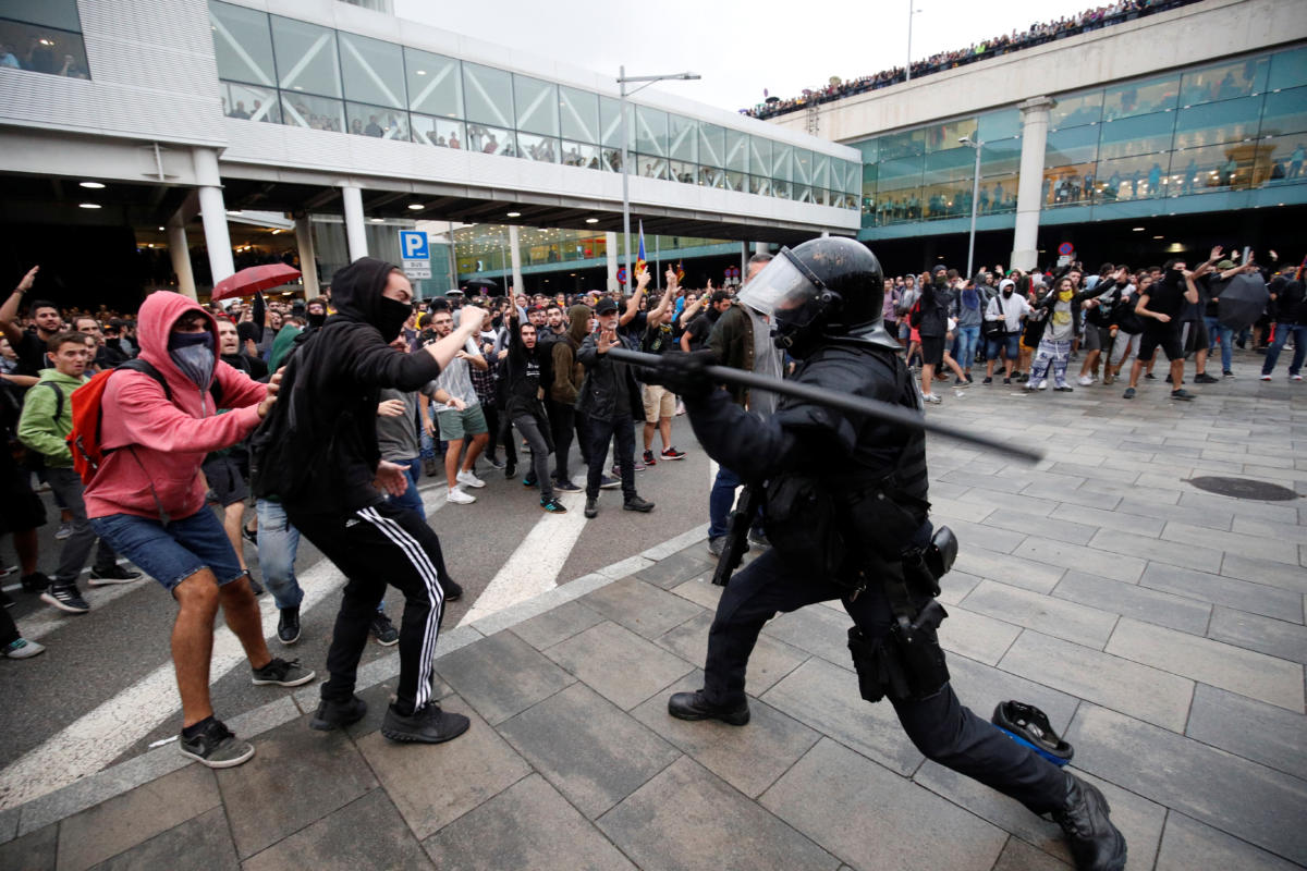 Βαρκελώνη: Επεισόδια μεταξύ αστυνομίας και διαδηλωτών μετά την καταδίκη εννέα αυτονομιστών