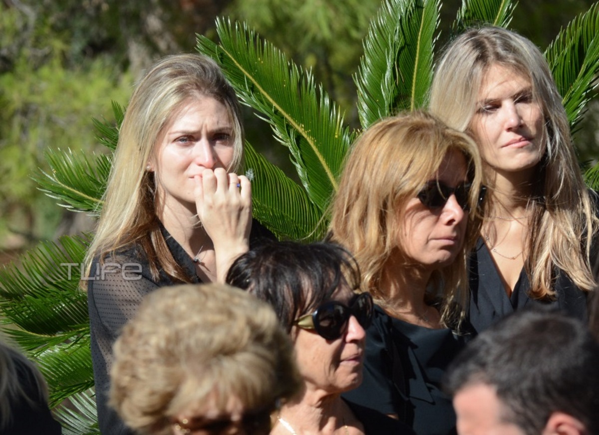 Σοφία Κοκοσαλάκη: Ο κόσμος της μόδας στο τελευταίο αντίο – Ραγίζουν καρδιές τα λόγια του θείου της