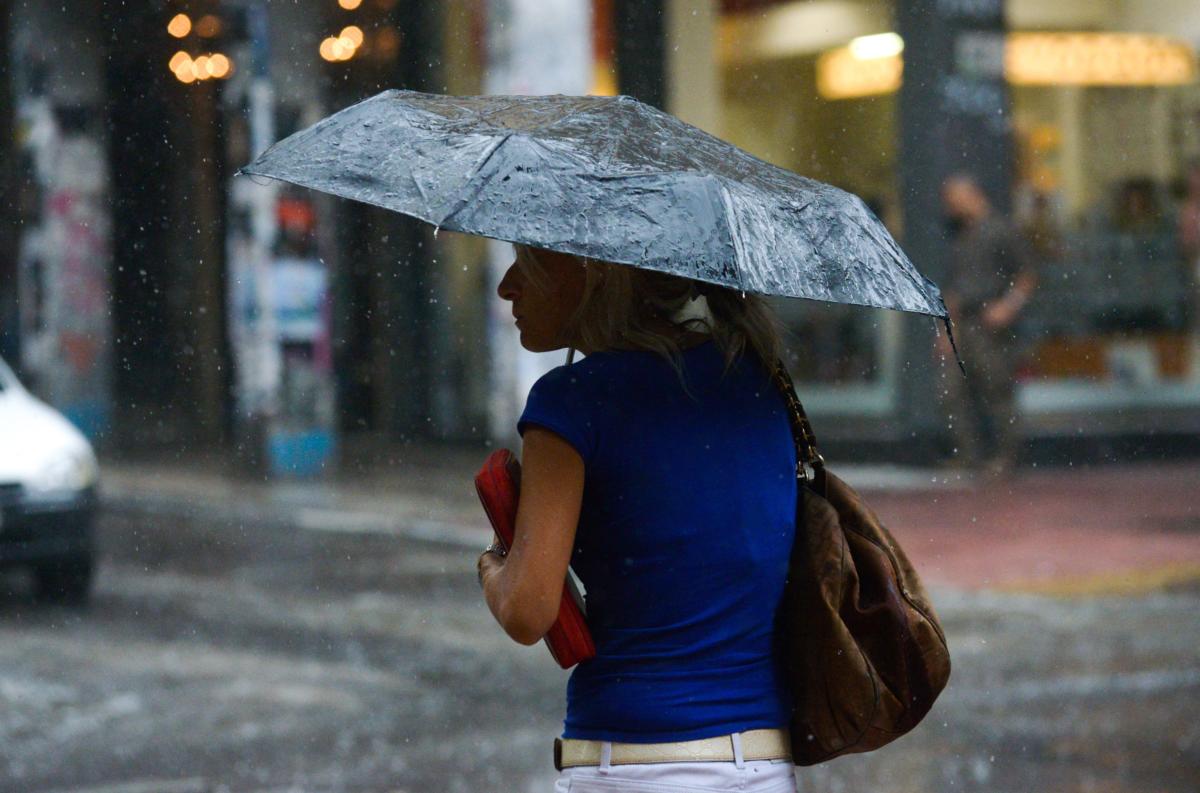 Καιρός σήμερα: Βροχές και καταιγίδες σε όλη τη χώρα – Πότε θα υποχωρήσει η κακοκαιρία