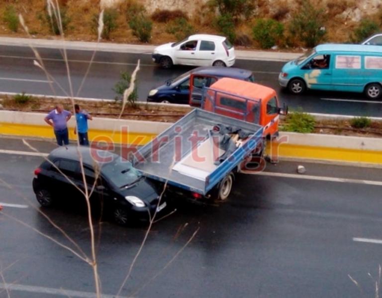 Καραμπόλα στο Ηράκλειο προκάλεσε κομφούζιο στο δρόμο