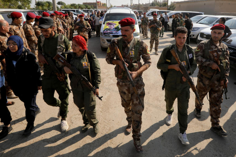 Αρχίζουν να αποχωρούν οι κουρδικές δυνάμεις από την Βόρεια Συρία