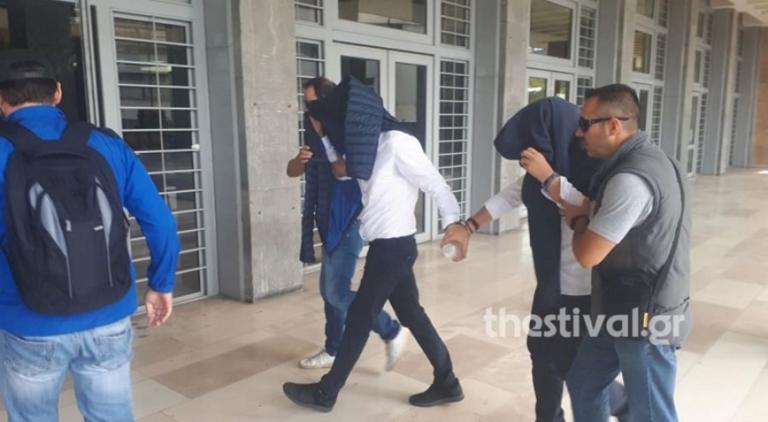 Θεσσαλονίκη: «Είμαστε τα θύματα της σύγκρουσης συμφερόντων» – Σε εξέλιξη οι απολογίες για το κύκλωμα διαφθοράς στο λιμάνι!