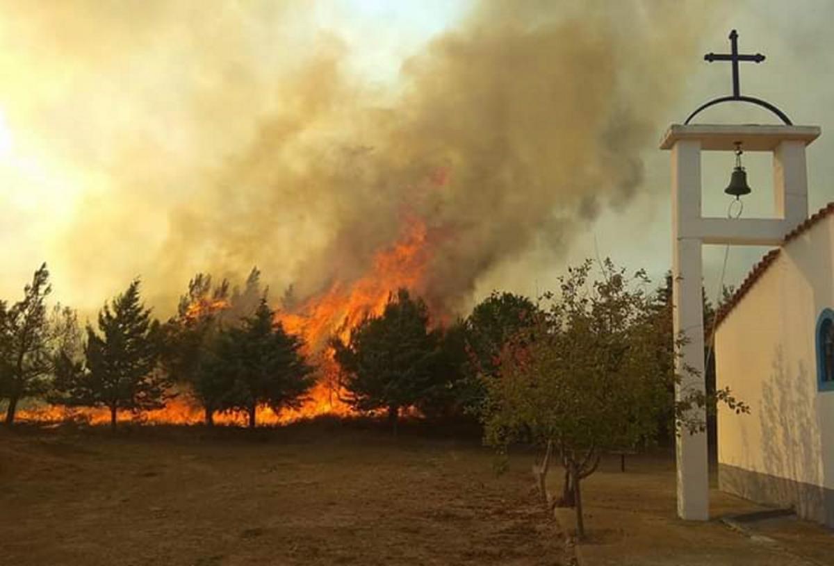 Ξάνθη: Μεγάλη φωτιά στη Μάνδρα