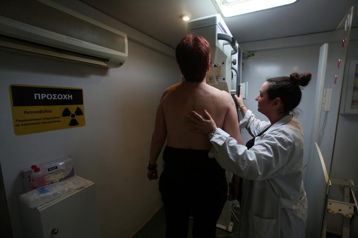 Δήμος Αθηναίων: Δωρεάν ιατρικές εξετάσεις μαστού και συνταγογράφηση μαστογραφίας