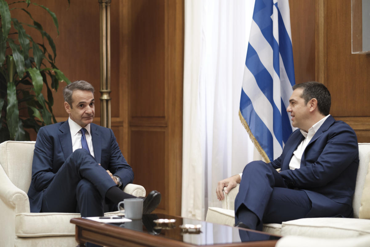 Ετοιμοπόλεμος ο ΣΥΡΙΖΑ για την ψήφο των αποδήμων – “Κλειδί” ο Κουτσούμπας