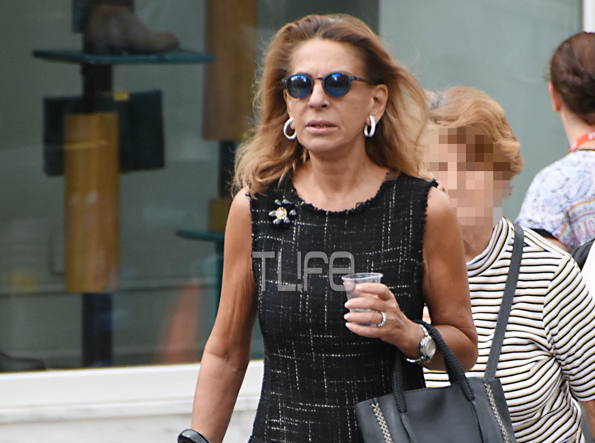 Όλγα Τρέμη: Κομψή εμφάνιση για την δημοσιογράφο! Πού την εντόπισαν οι παπαράτσι;