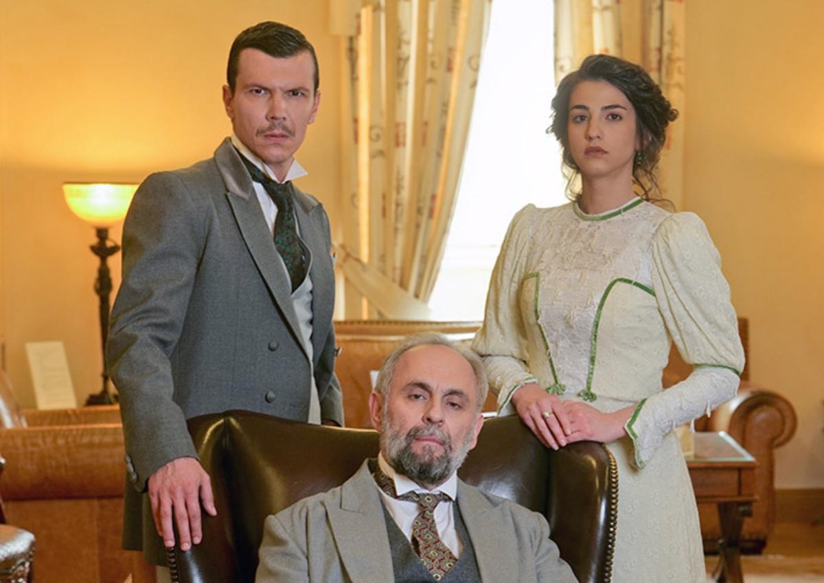 Το twitter “υποκλίθηκε” στο “Κόκκινο Ποτάμι” και τον Μανούσο Μανουσάκη!