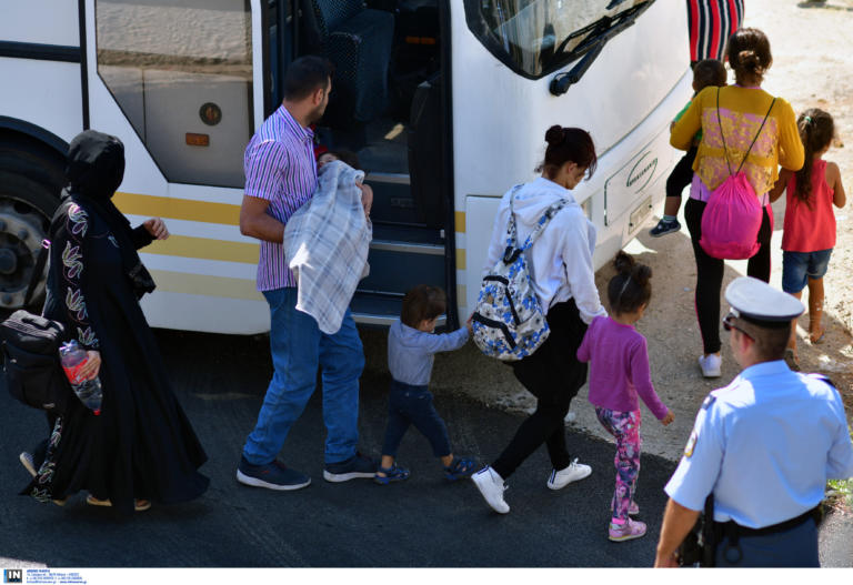 Στην Ελευσίνα 389 μετανάστες και πρόσφυγες από τη Σύμη