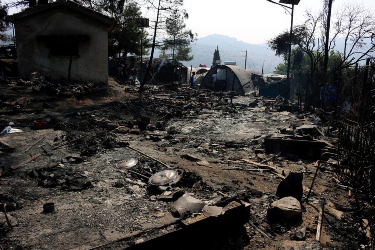 Σάμος: 12 συλλήψεις αλλοδαπών για τα επεισόδια στο hot spot