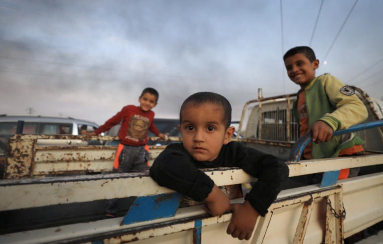 Συρία: Άμαχοι φεύγουν για να σωθούν – Νέο κύμα προσφύγων [Pics]