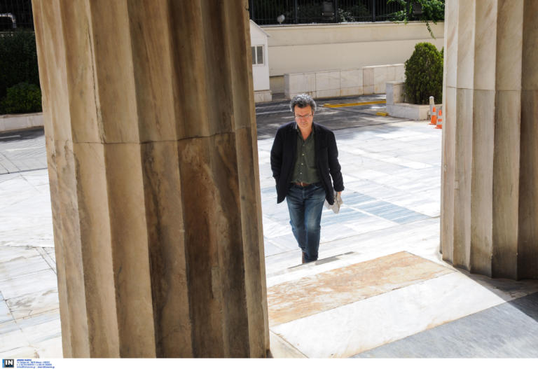 Πέτρος Τατσόπουλος: Μεταφέρθηκε στην καρδιοχειρουργική κλινική