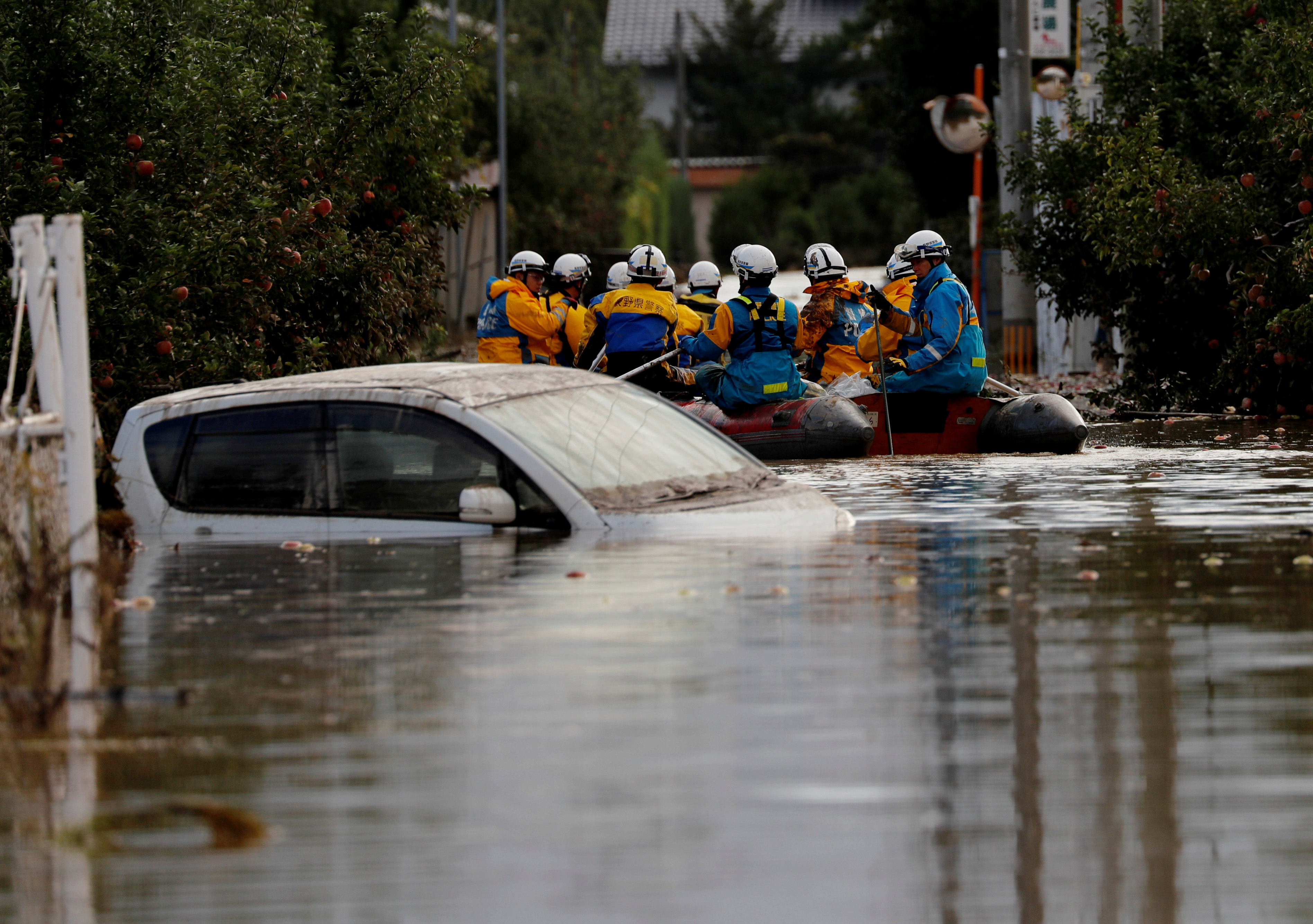 Ιαπωνία – Τυφώνας Χαγκίμπις: 35 νεκροί – Τραγωδία με ηλικιωμένο τη στιγμή της διάσωσης