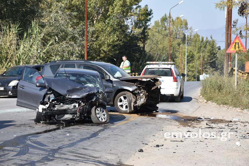 Μια νεκρή και έξι τραυματίες σε τροχαίο στα Γιαννιτσά [pics, video]