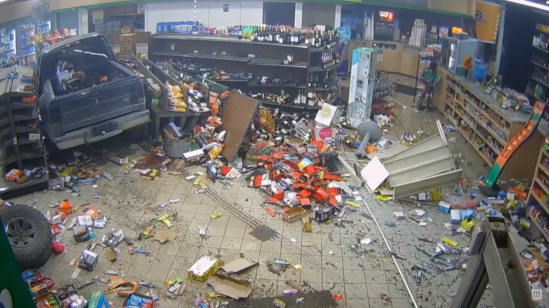 Έβαλε υποψηφιότητα για το βραβείο του πιο χαζού οδηγού της χρονιάς! [vid]