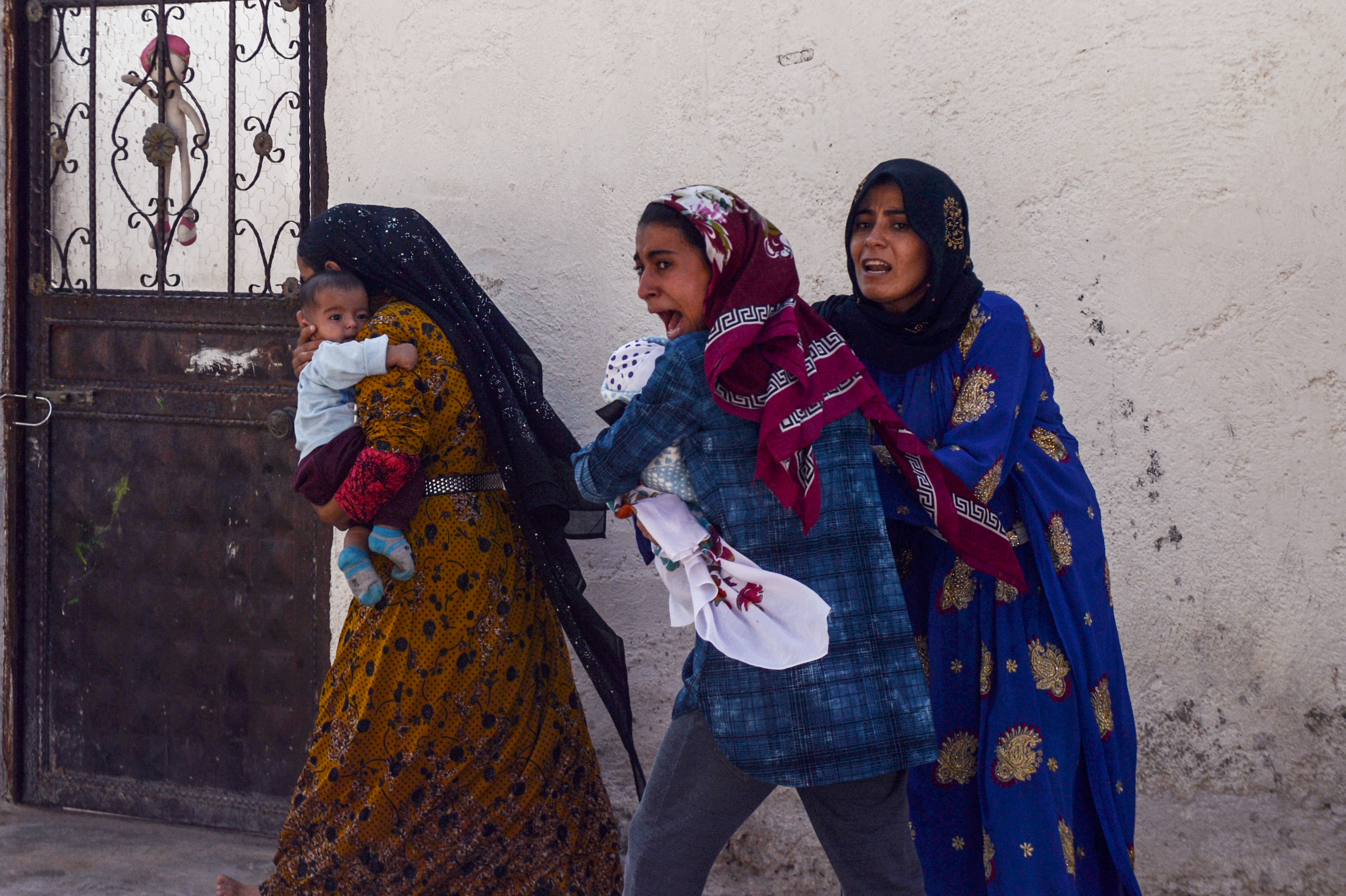 Таджики цыгане. Курдские дети. Сирийские женщины. Таджикские цыгане.