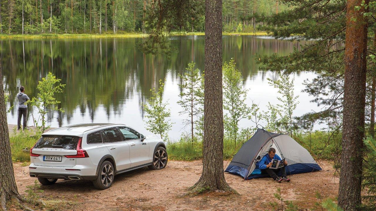 Με καταφύγιο το νέο Volvo V60 Cross Country γνωρίζουμε τη Φινλανδία [pics]
