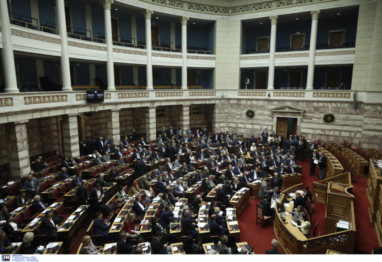 «Πόρτα» από ΝΔ στις αναθεωρητικές συνταγματικές προτάσεις του ΣΥΡΙΖΑ για τα ανθρώπινα δικαιώματα