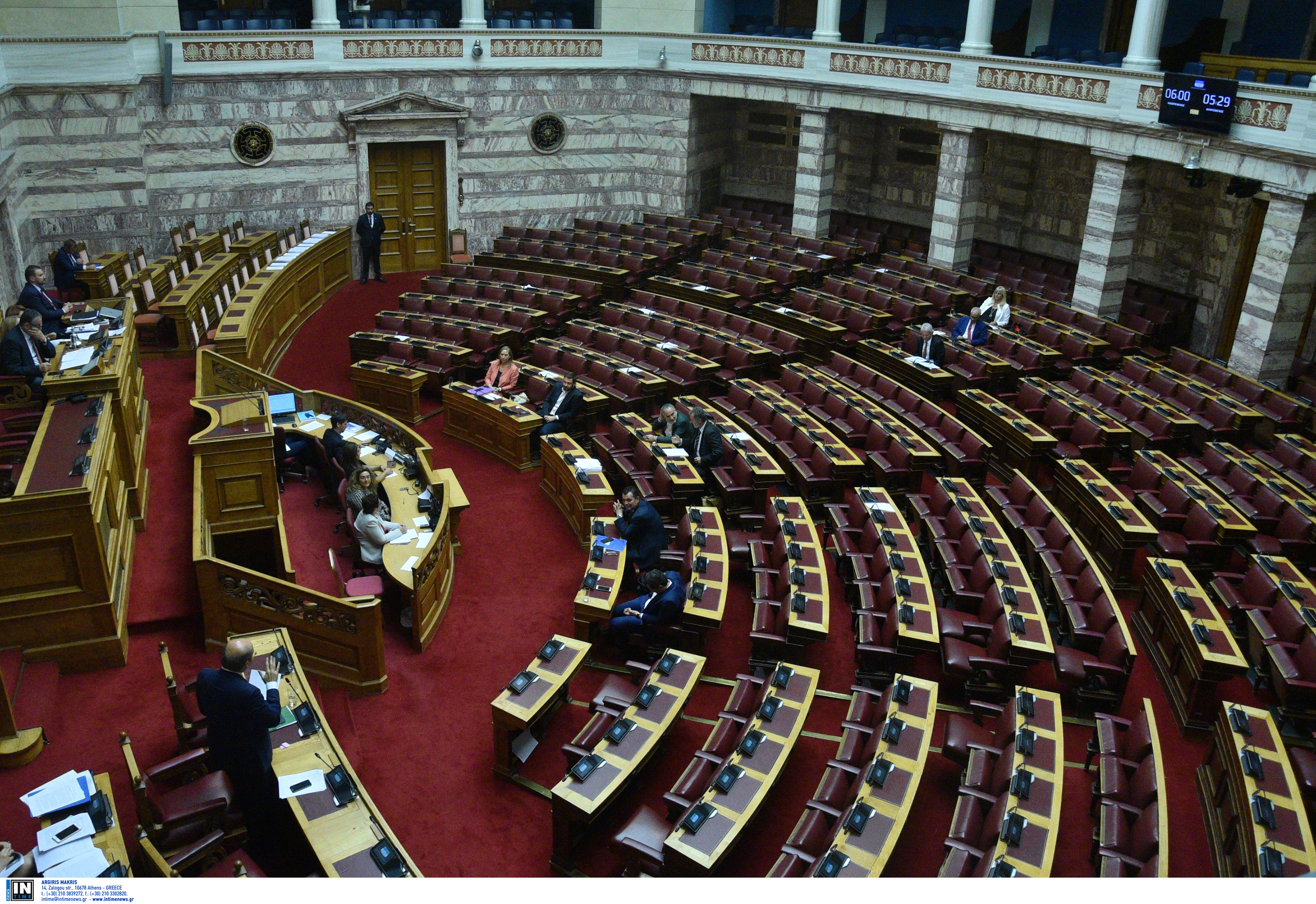 Μύλος στη Βουλή – Ο ΣΥΡΙΖΑ ζήτησε απόσυρση συμβάσεων που ο ίδιος είχε υπογράψει